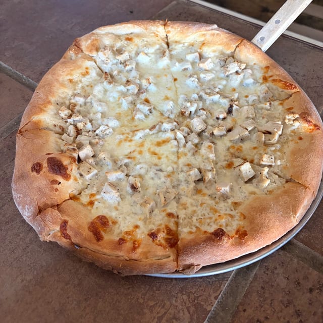 Alfredo Pizza.