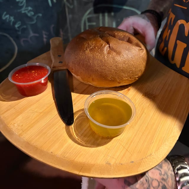 G's Famous Bread.