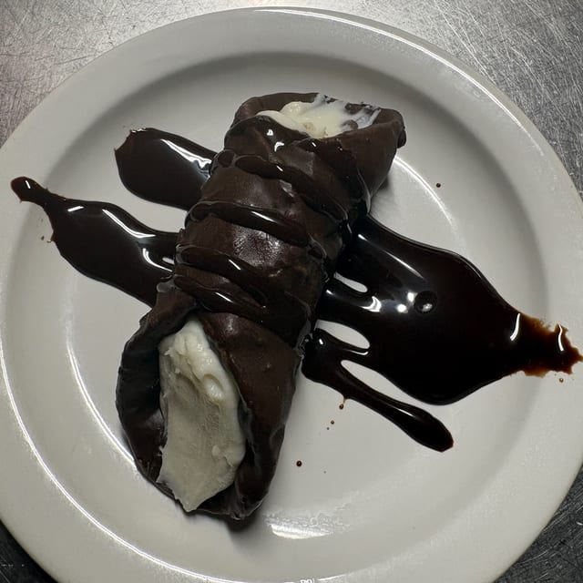 Cannoli.